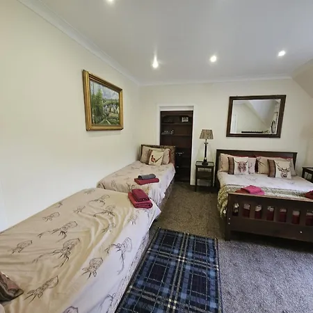The West Highland Way And And Pitches 5*