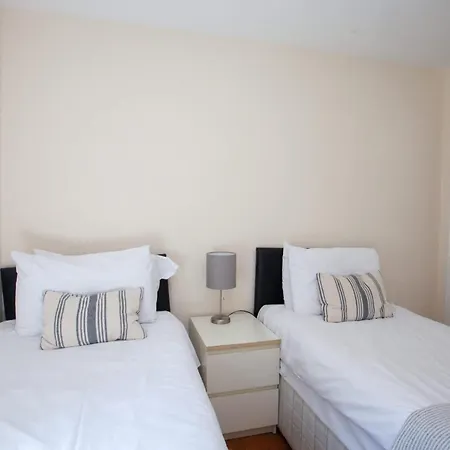 Homely Flat Close To Centre With Free Parking * Glasgow