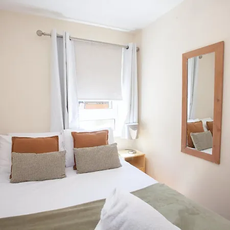 Homely Flat Close To Centre With Free Parking Appartement