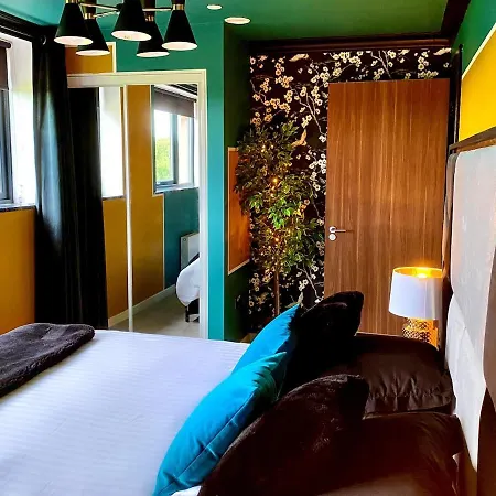 Accommodatie bij particulieren Private Bedroom & Bathroom With Amazing View In Quirky Townhouse