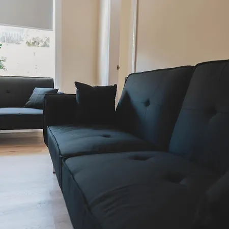 Stylish 3br Near Hampden No 29 With Free Parking Casa de Férias *