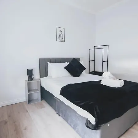Stylish 3br Near Hampden No 29 With Free Parking 글라스고
