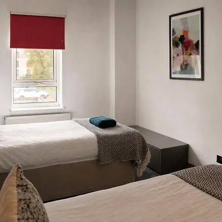 2br House Free Parking Easy Access Appartement *