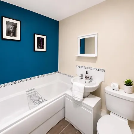 Modern 2br With 2 Bathrooms & Free Parking *