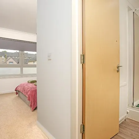 2br Flat Free Parking Near Hampden And O2 Academy