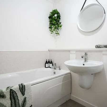 2br Flat Free Parking Near Hampden And O2 Academy Glasgow