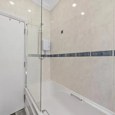 Group 3br Close To Hydro And Secc With Parking Appartement