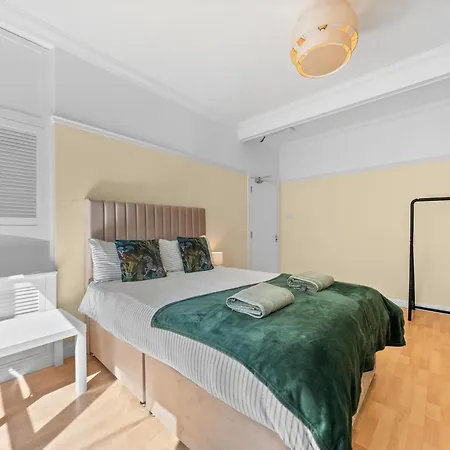 Group 3br Close To Hydro And Secc With Parking Appartement