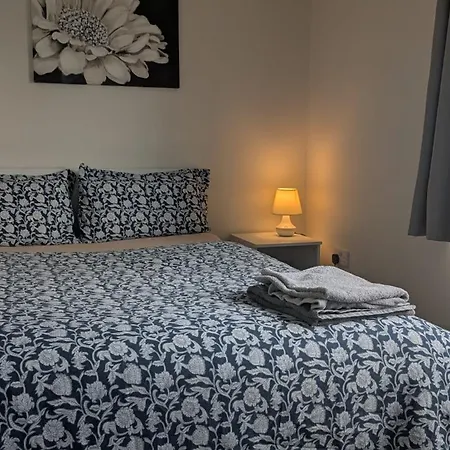 Ng Проживание в семье *