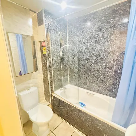 Vintage Thistle House 3*