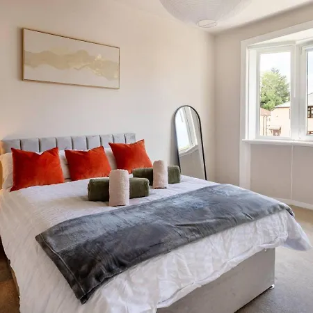Comfortable 3-bed Home, Casa vacanze *