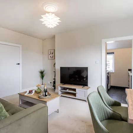 Comfortable 3-bed Home,