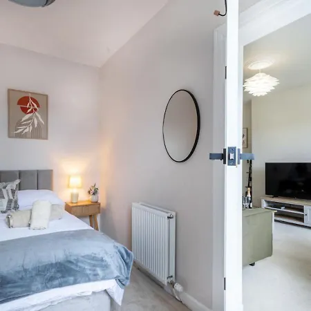 Comfortable 3-bed Home, Vakantiehuis