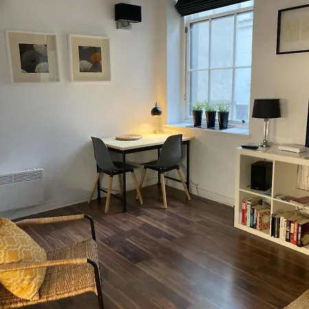 Loft Style In Prime Centre Glasgow