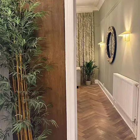 Modern West End Apartment, Glasgow. 아파트 *