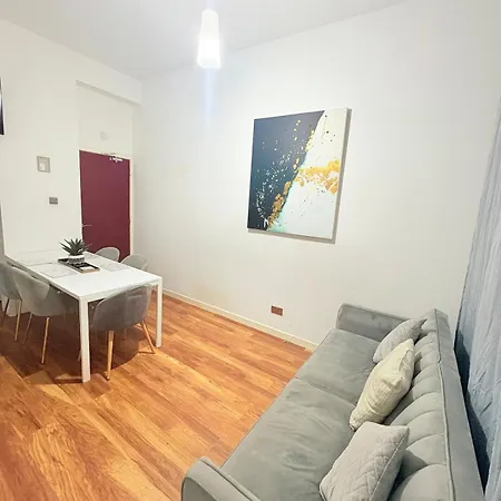Apartamento 3br, Modernised Ground Floor Apartment, Free Park Glasgow