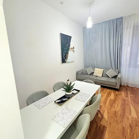 Lägenhet 3br, Modernised Ground Floor Apartment, Free Park Glasgow