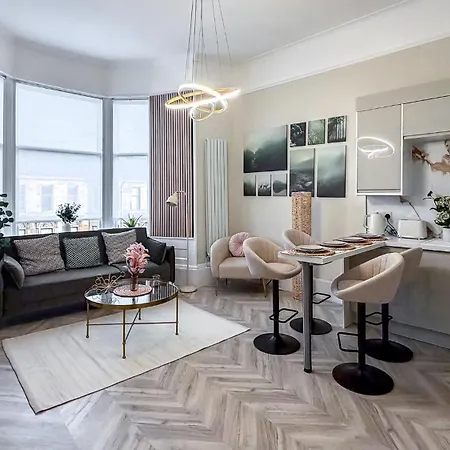 Romantic Brand New Flat, Centre Glasgow