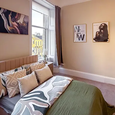 Romantic Brand New Flat, Centre Glasgow