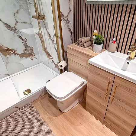 Romantic Brand New Flat, Centre *