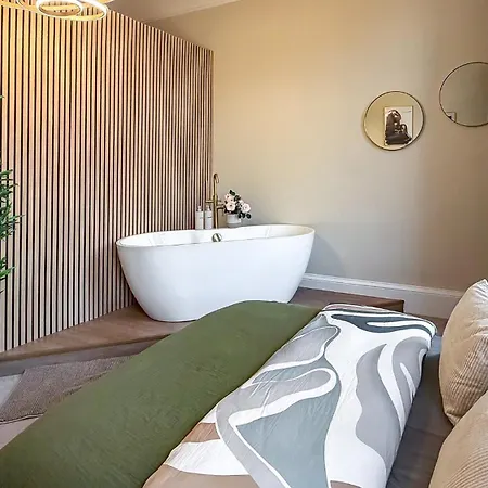 Romantic Brand New Flat, Centre Glasgow