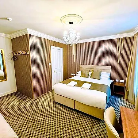 Sandyford Hotel 3*
