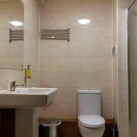 Crosshill House Hotel 4*