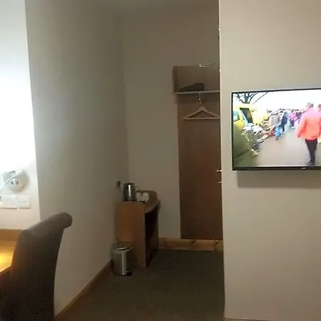 Hotel Crosshill House 4*