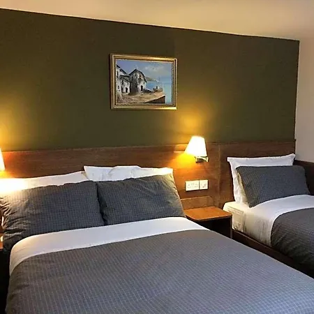 Crosshill House 4*