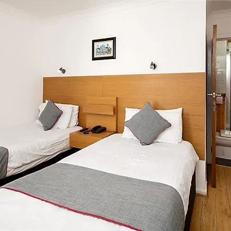Hotell Charing Cross 3*