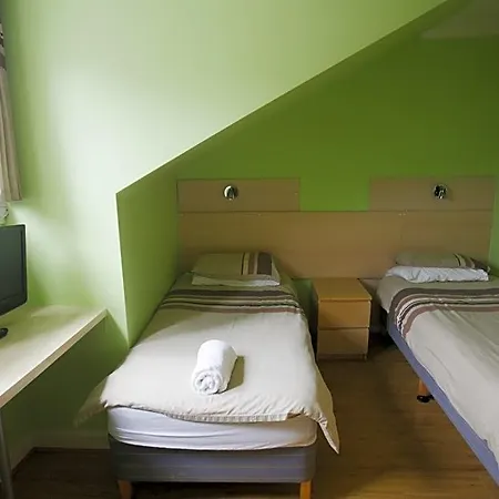 Charing Cross 3*