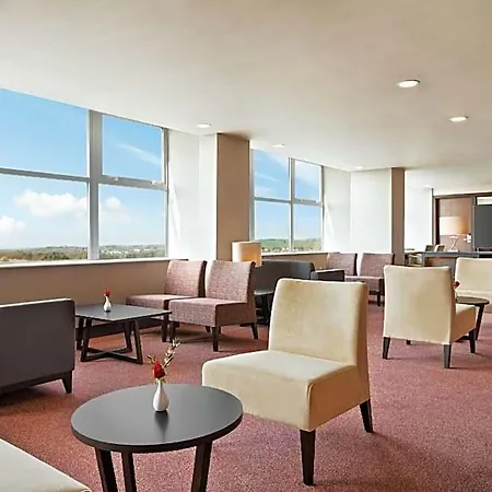 Hotel Ramada By Wyndham East Kilbride