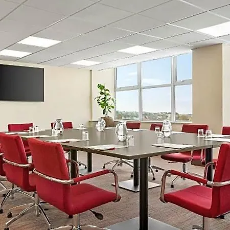 Hotel Ramada By Wyndham East Kilbride Glasgow