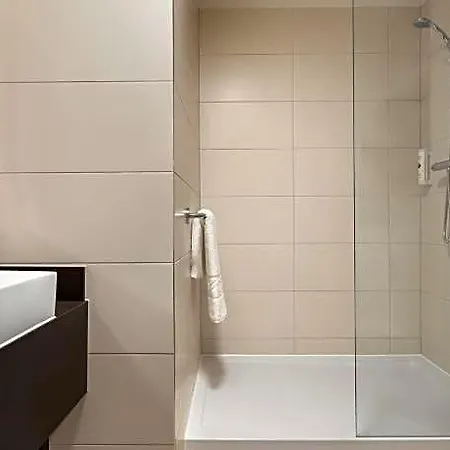Hotel Ramada By Wyndham East Kilbride Glasgow