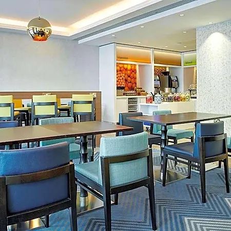 Hotell Hampton By Hilton 3*