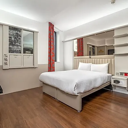 Point A Hotell 3*