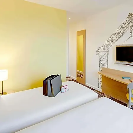 Ibis Styles Centre George Square Hotel 3*