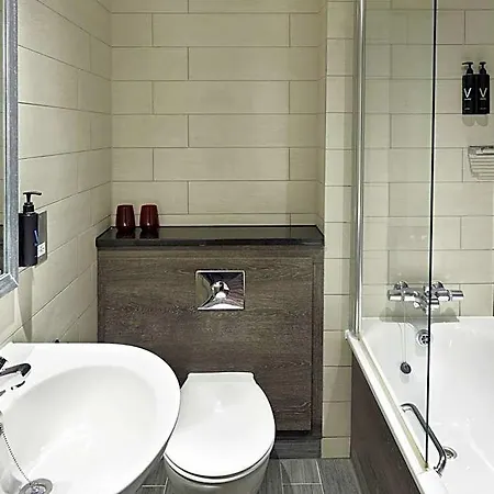 Village Hotel 4*