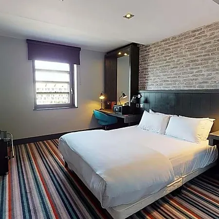 Hotel Village