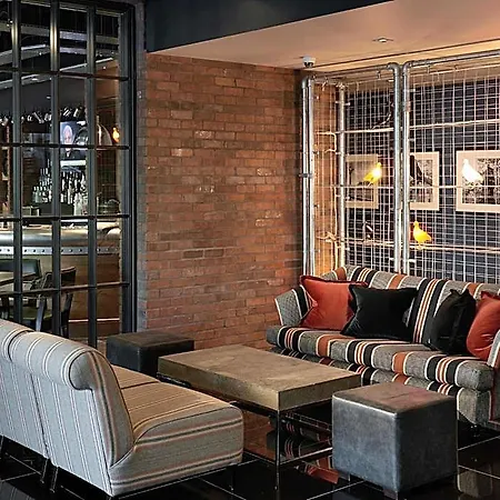 Village 4* Glasgow