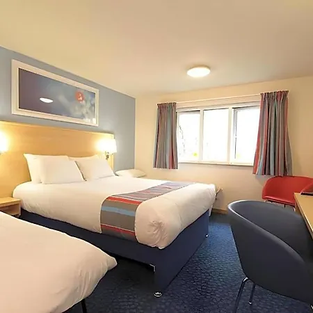 Отель Travelodge Airport