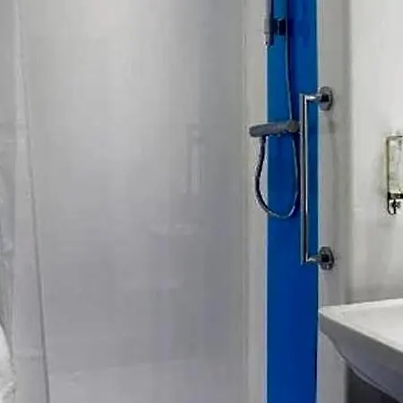 Hotel Travelodge Airport 3*