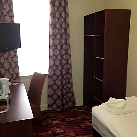 Hotel Rennie Mackintosh - Station 3*