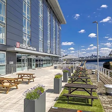 Hilton Garden Centre Глазго