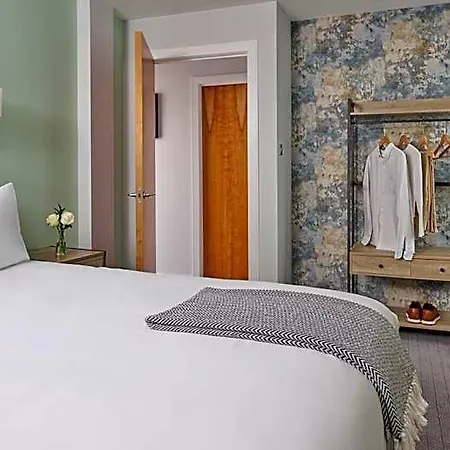 Lägenhetshotell Fraser 4*