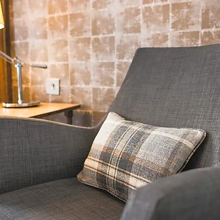 West By Compass Hospitality 酒店