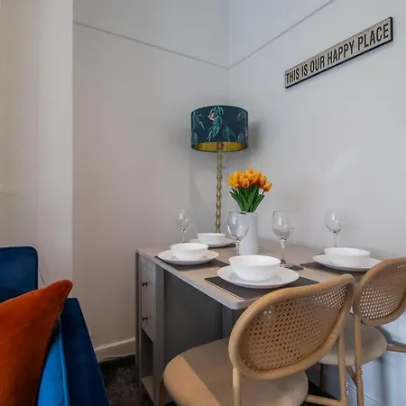 Bella House - 3 Bed House In Glasgow