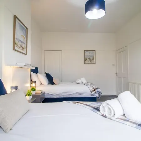 Bella House - 3 Bed House In Apartment *