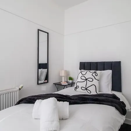 Apartment Bella House - 3 Bed House In *