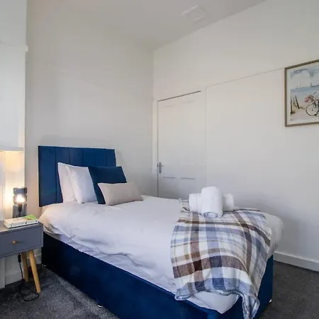 Apartment Bella House - 3 Bed House In *